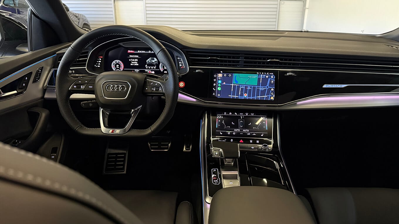 Audi Q8 S-line