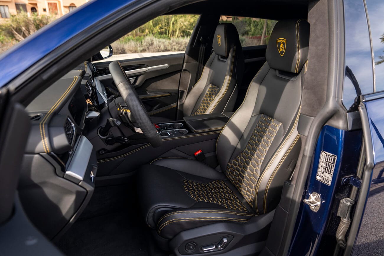 Lamborghini Urus Blue