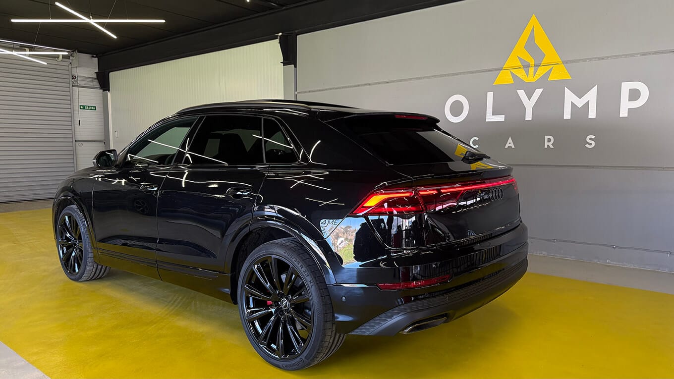 Audi Q8 S-line
